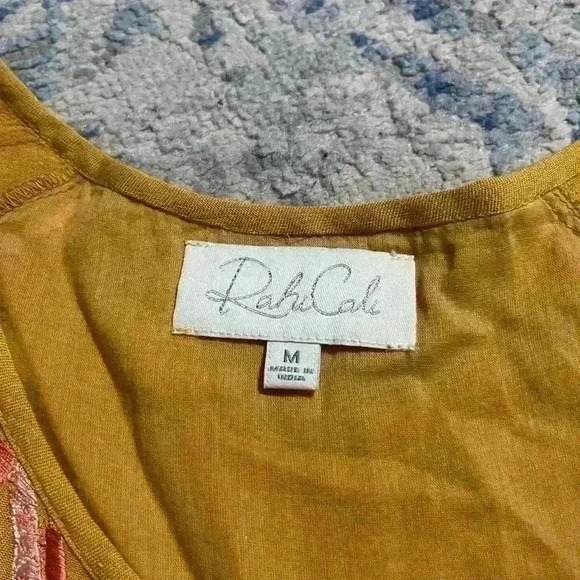 NWT rahi cali boho embroidered top medium - Picture 3 of 5